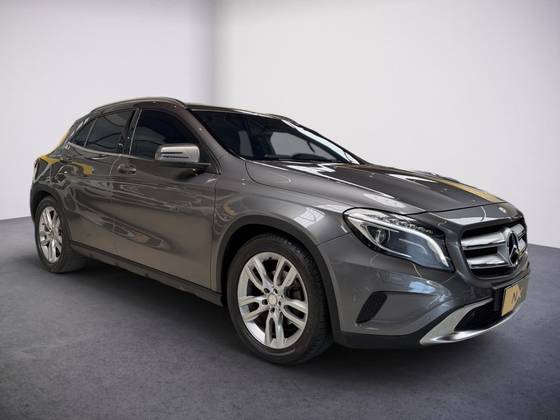 MERCEDES-BENZ GLA 200 1.6 CGI ADVANCE 16V TURBO FLEX 4P AUTOMÁTICO MERCEDES-BENZ GLA 200 1.6 CGI ADVANCE 16V TURBO FLEX 4P AUTOMÁTICO